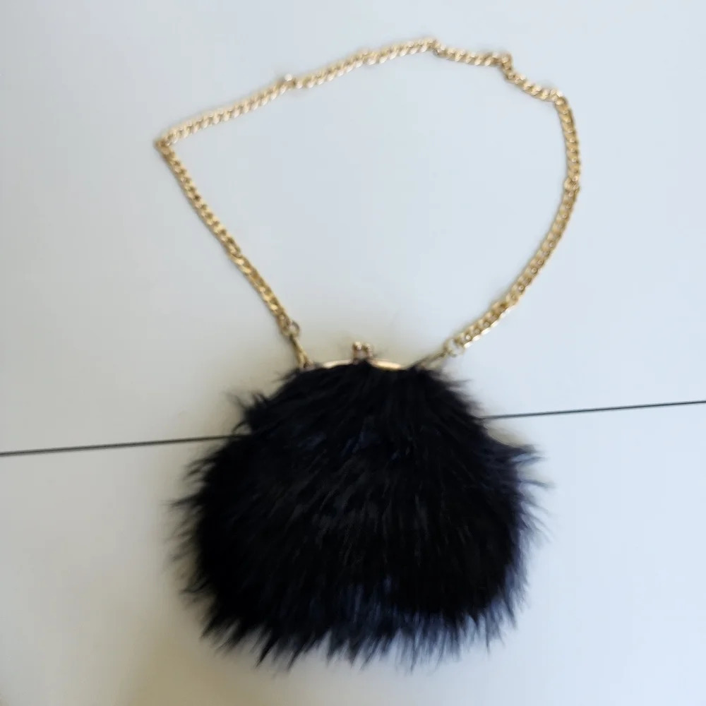 NWT FHQHTH Faux Fur Black Chain Crossbody Purse Evening Gold Chair